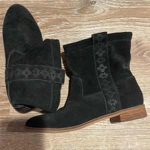 TOMS black loose ankle boot